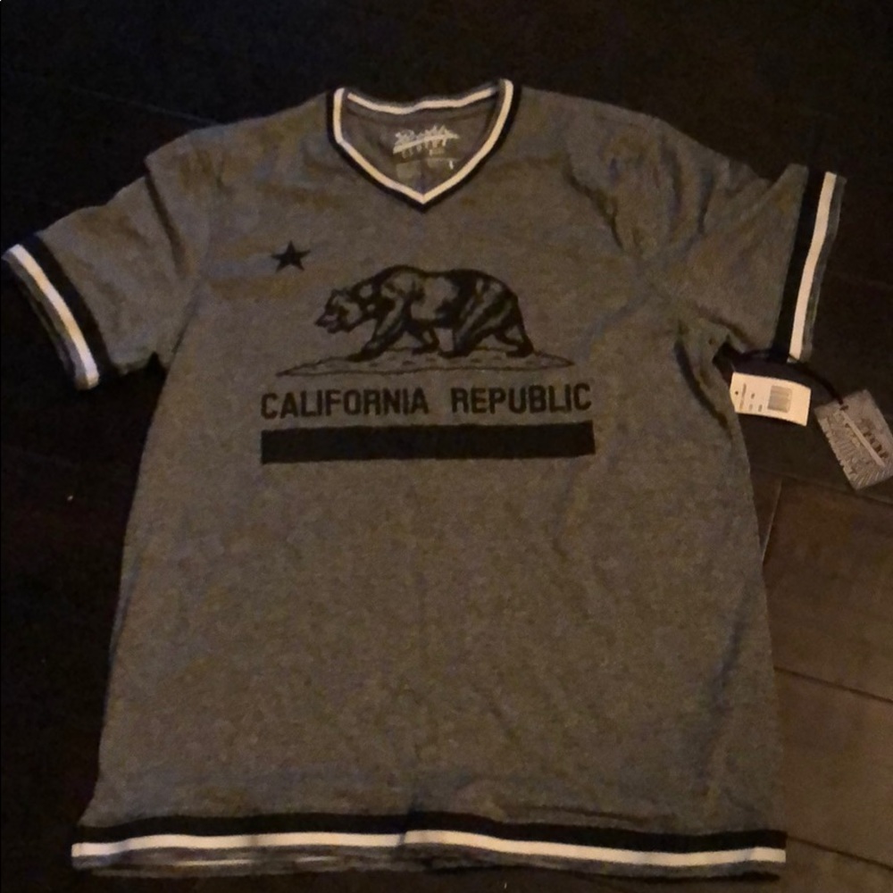 Brooklyn shirt size large